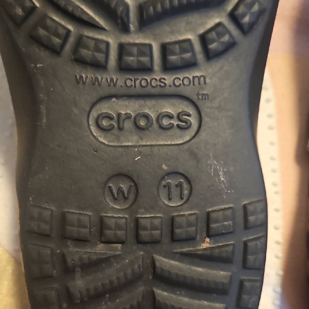 CROCS Womens Black and Tan Leopard - Picture 6 of 8